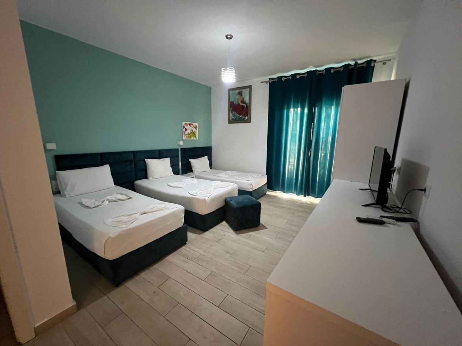 La Luna Hotel Ksamil Bagian luar foto