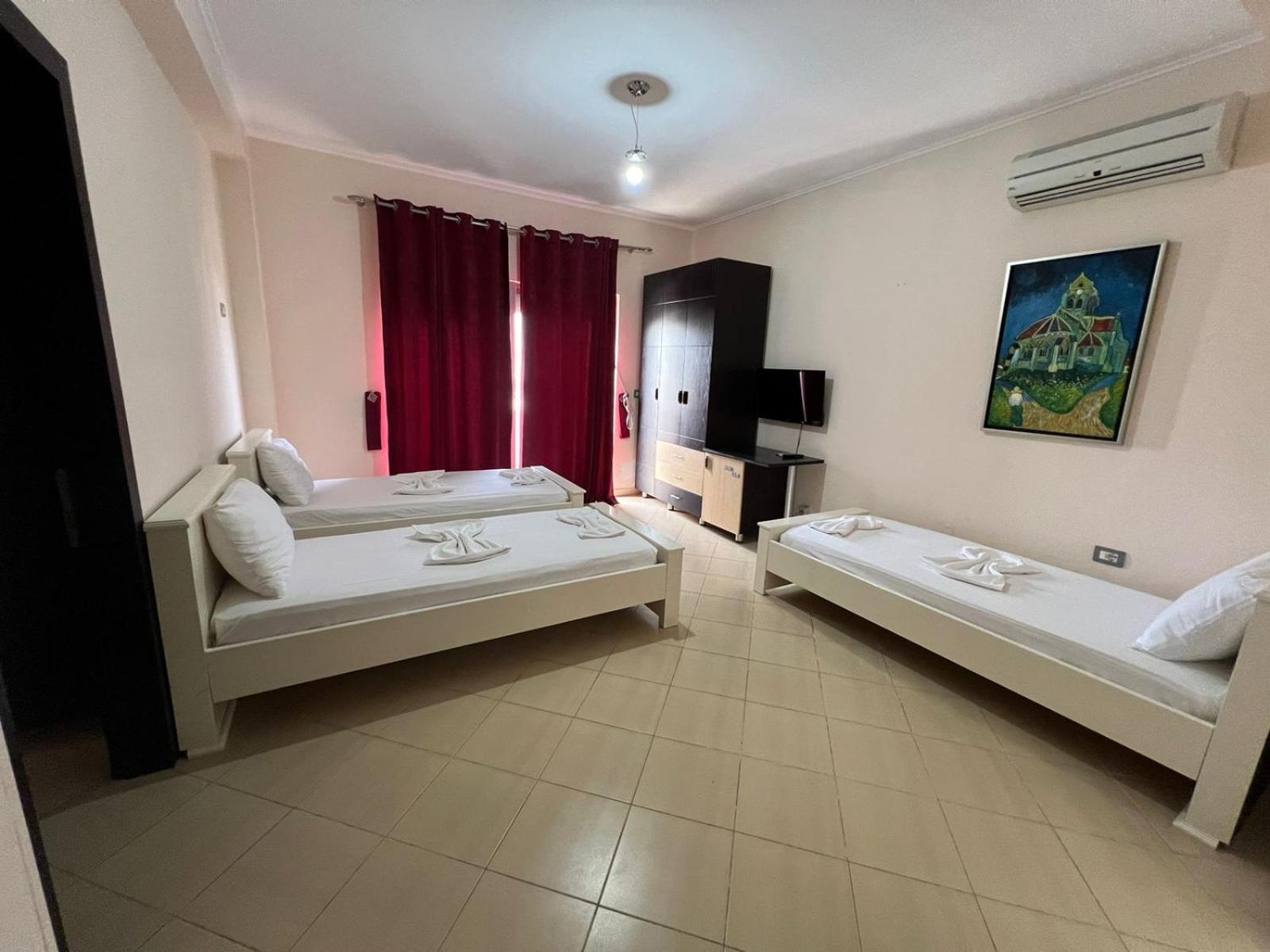 La Luna Hotel Ksamil Bagian luar foto