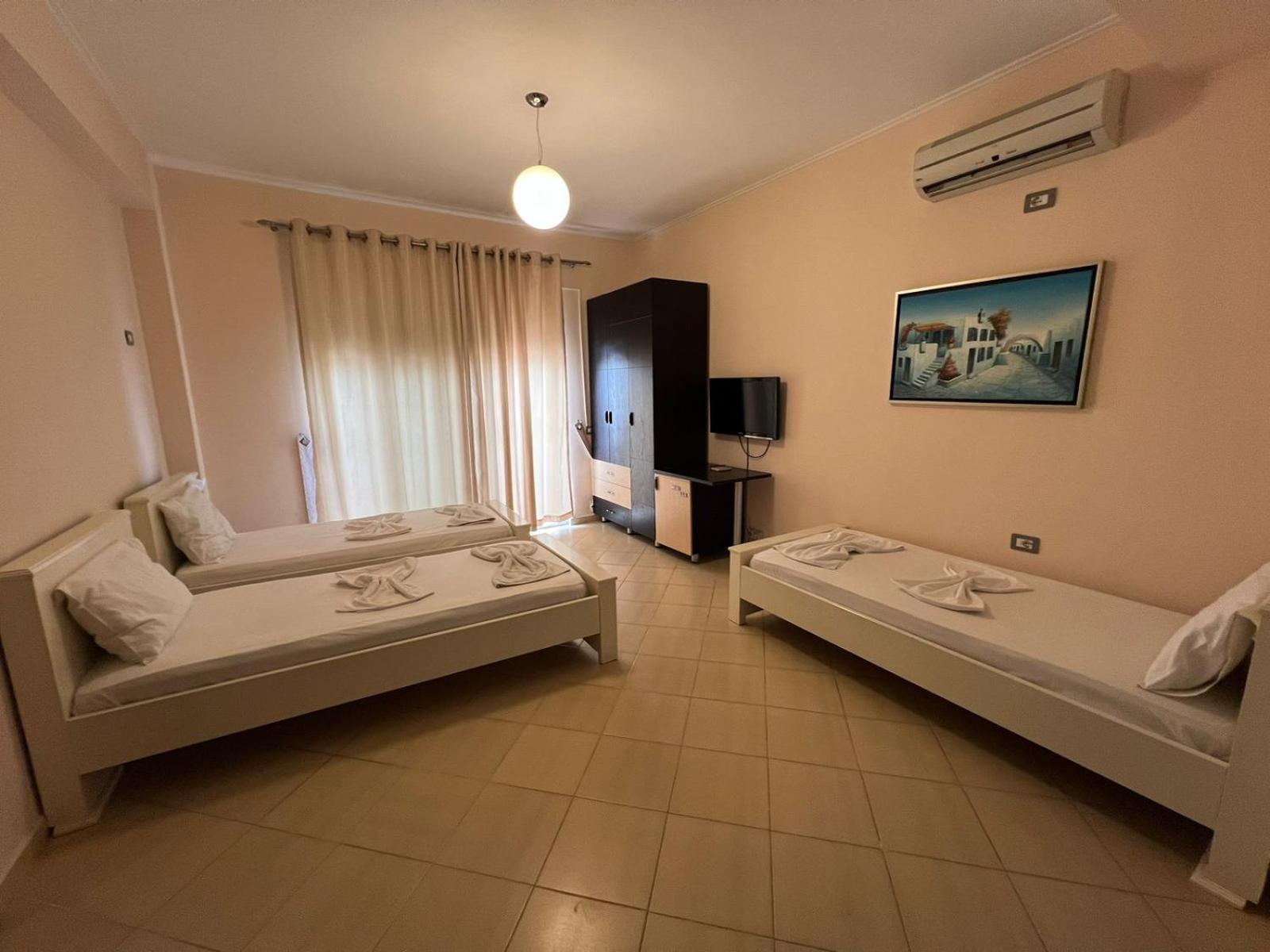 La Luna Hotel Ksamil Bagian luar foto
